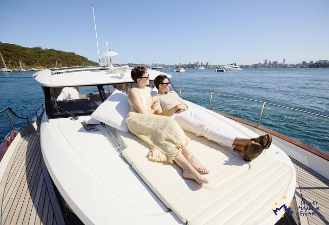 EV Arcadia Guests Relaxing